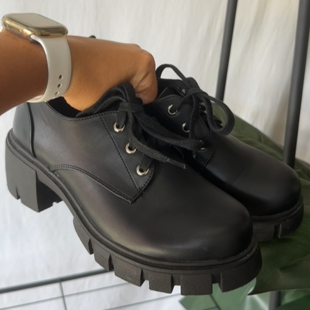 Soda Black Heeled Loafer Shoes / Size 8.5 - Picture 5 of 5